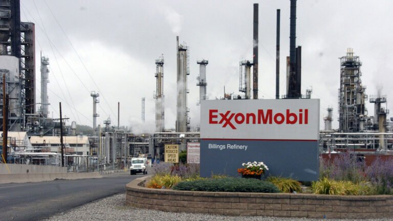 ExxonMobil negocia posible regreso al sector petrolero venezolano