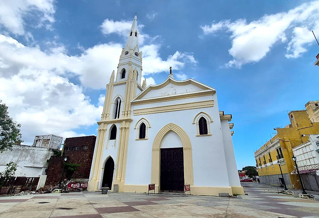 Fachada del Convento San Francisco de Asís en la Plaza Baralt de Maracaibo.