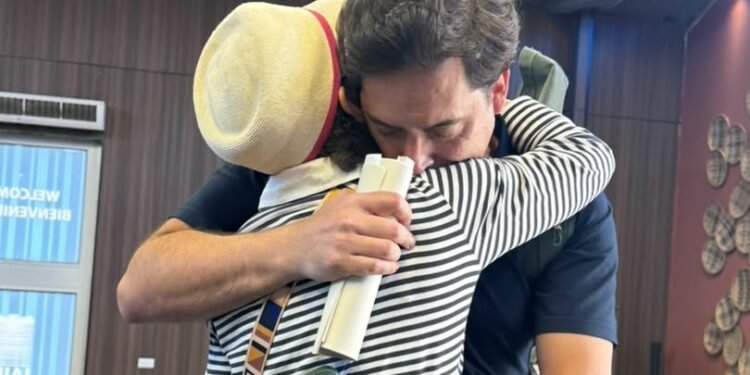 Fundador de Un Mundo Sin Mordaza, Rodrigo Diamanti, regresa a Venezuela tras 11 años de exilio